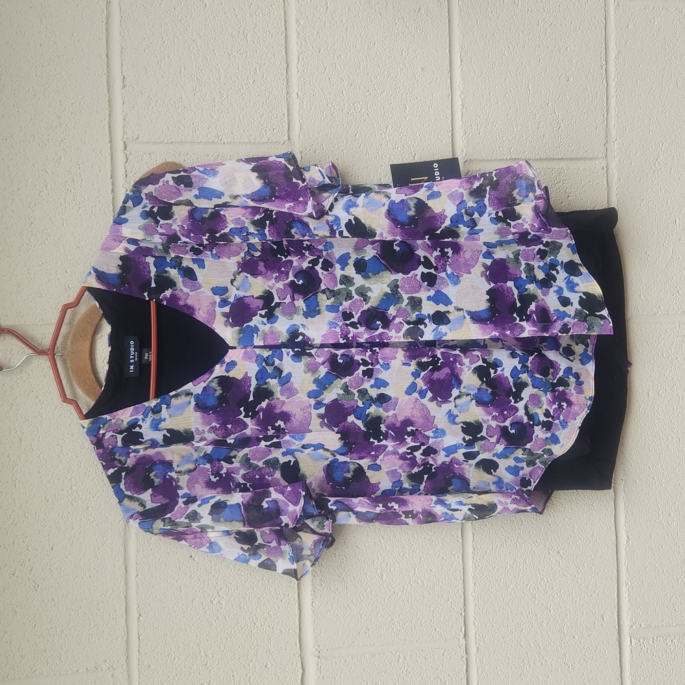 I.N. STUDIO Women's Floral printed 2 layer blouse- petite medium NWT